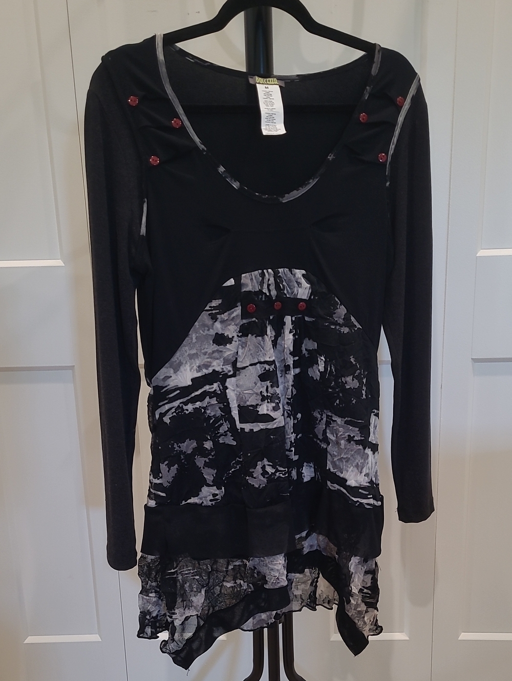 Dolcezza Black, Red & Gray Long Sleeve Mixed-Print Tunic Top